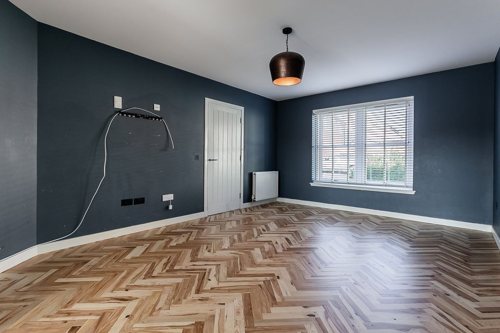 Property photo 2 of 36