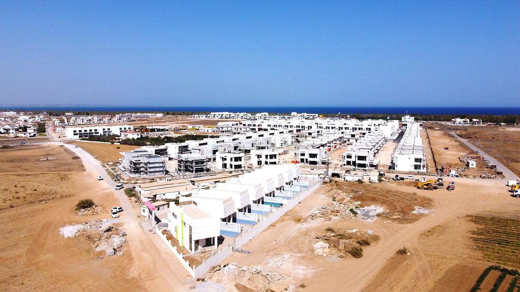 Property photo 3 of 32