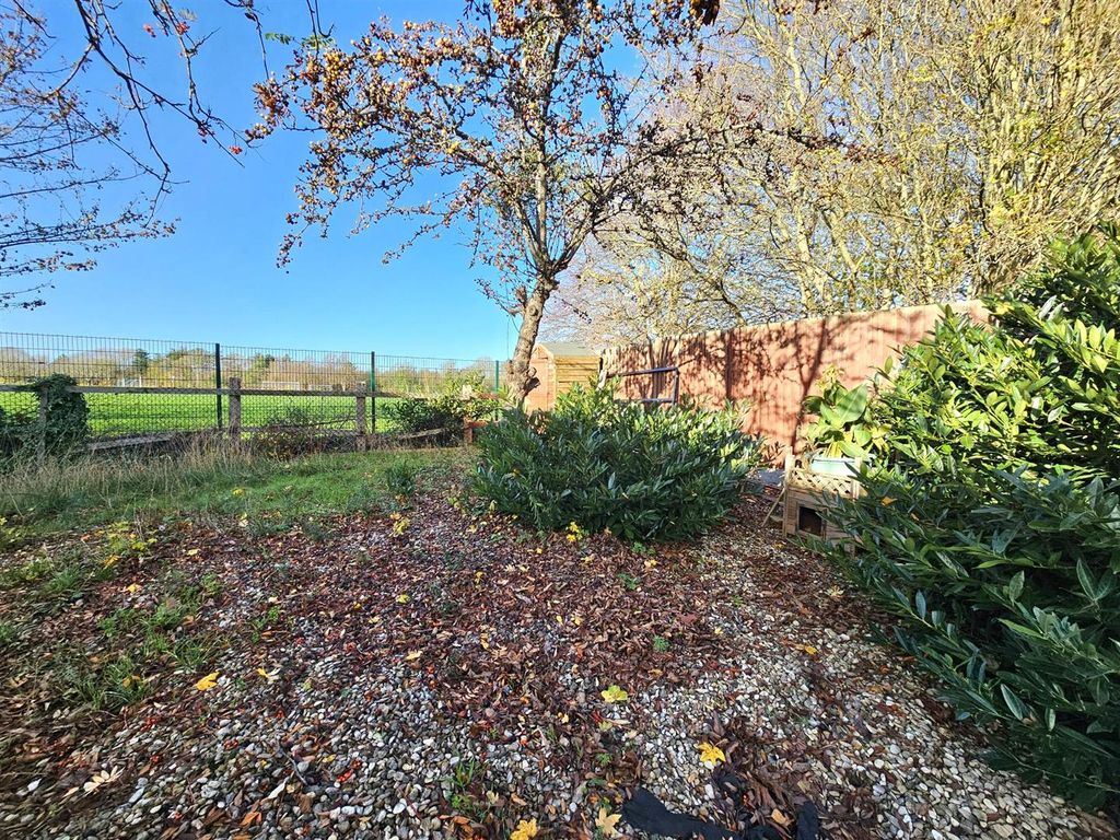 Property photo 2 of 11