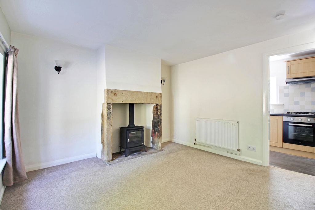 Property photo 3 of 11 Living Room