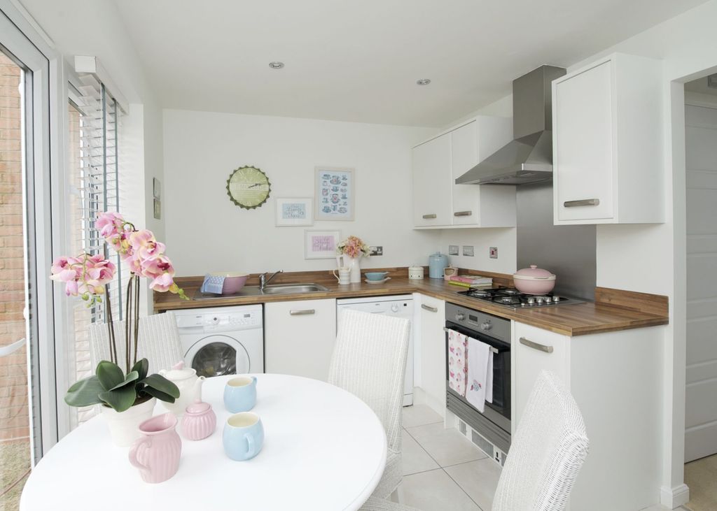 Property photo 2 of 6 Kitchen Diner