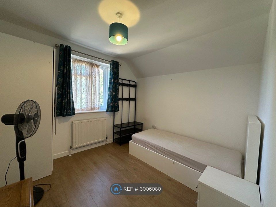Property photo 3 of 3