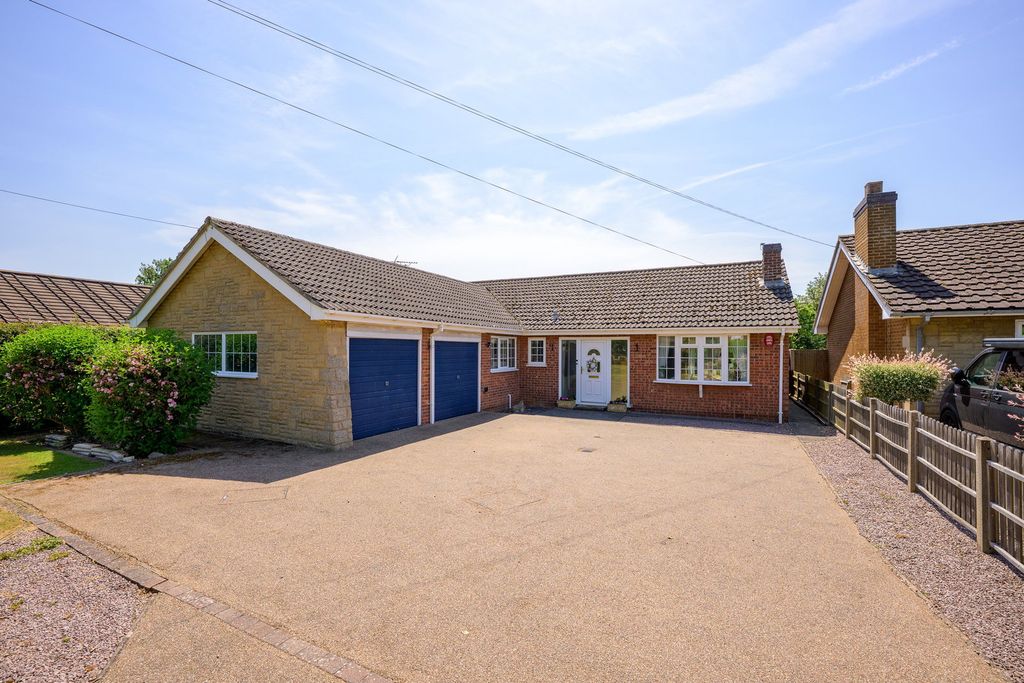 Property photo 1 of 31