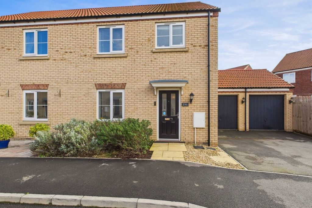 Property photo 1 of 16 A Single Garage And Driveway With Parking In Front