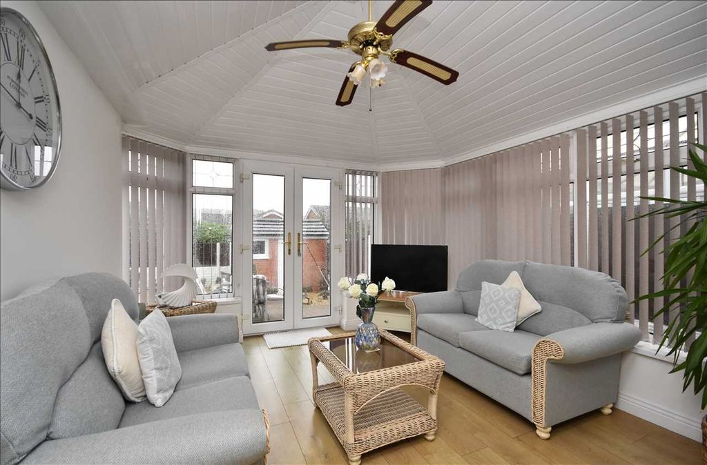 Property photo 3 of 25