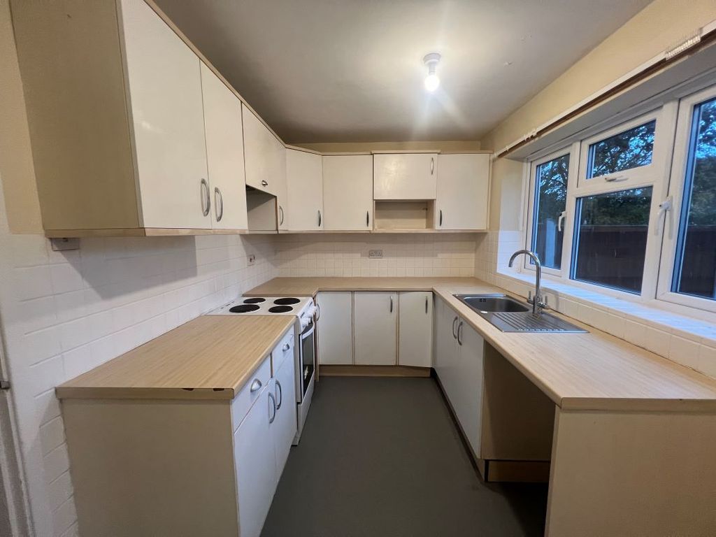 Property photo 3 of 25