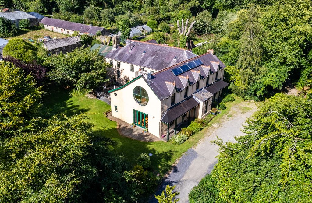 Property photo 1 of 54