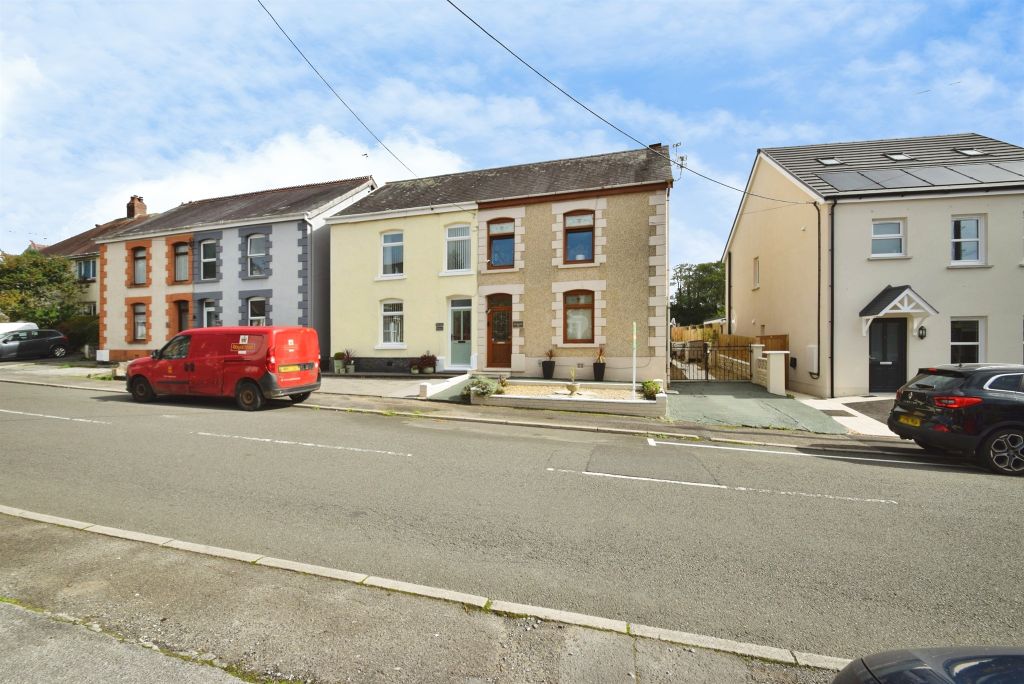 Property photo 2 of 31