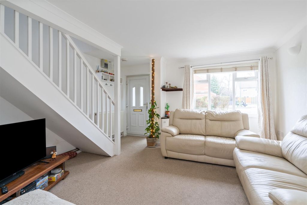 Property photo 2 of 15 39 Rainsbrook Drive_5.Jpg