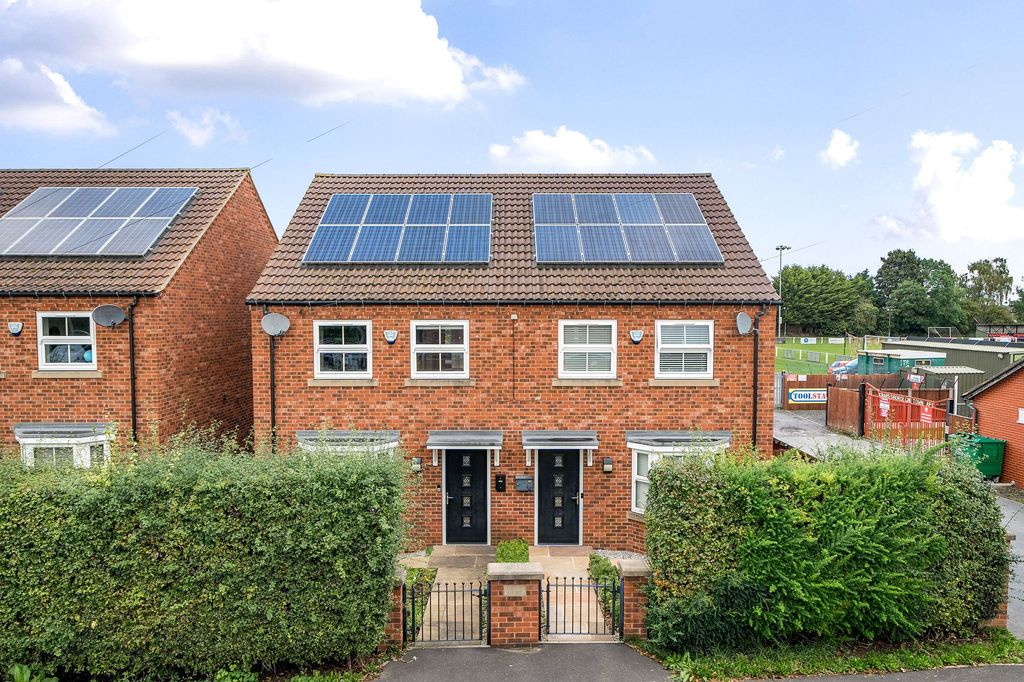 Property photo 1 of 21