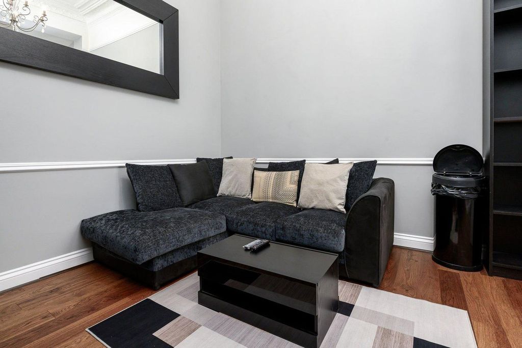 Property photo 1 of 16 Living Room