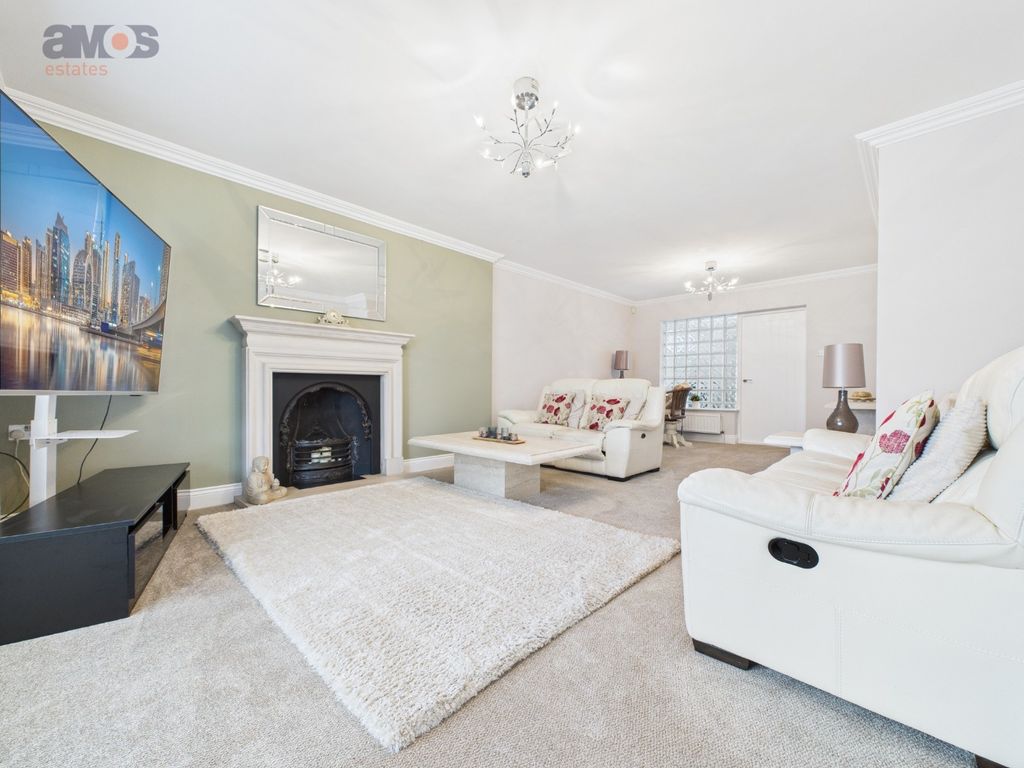 Property photo 3 of 19 4306886