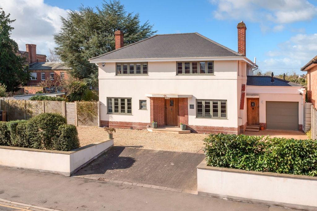 Property photo 1 of 24