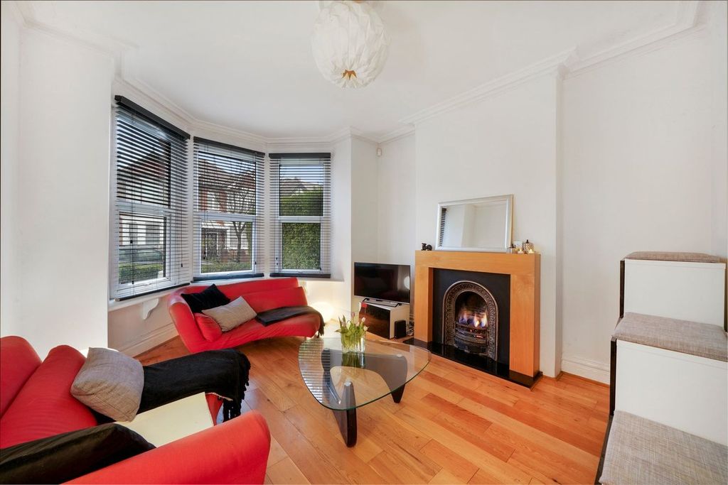 Property photo 2 of 25