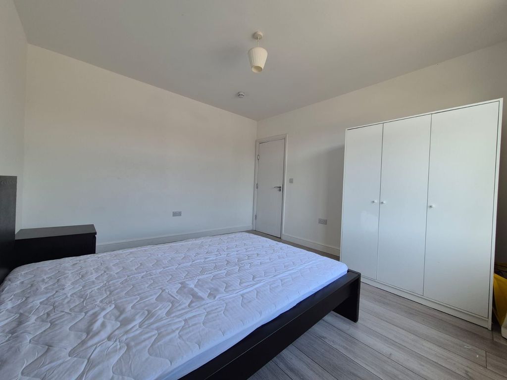 Property photo 2 of 7 Room