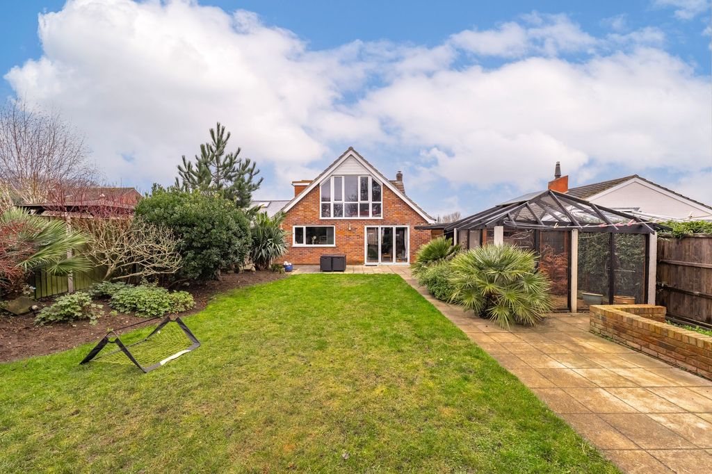 Property photo 2 of 30