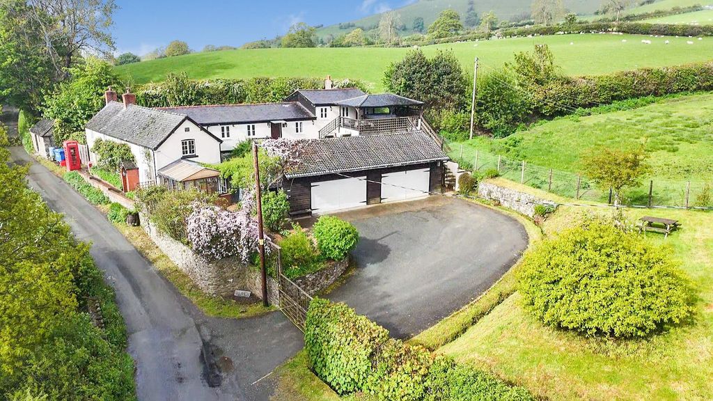 Property photo 1 of 43 Dji_Fly_20260513_091827_0_1778660307748_Photo_Low_
