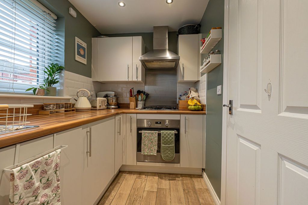 Property photo 3 of 22