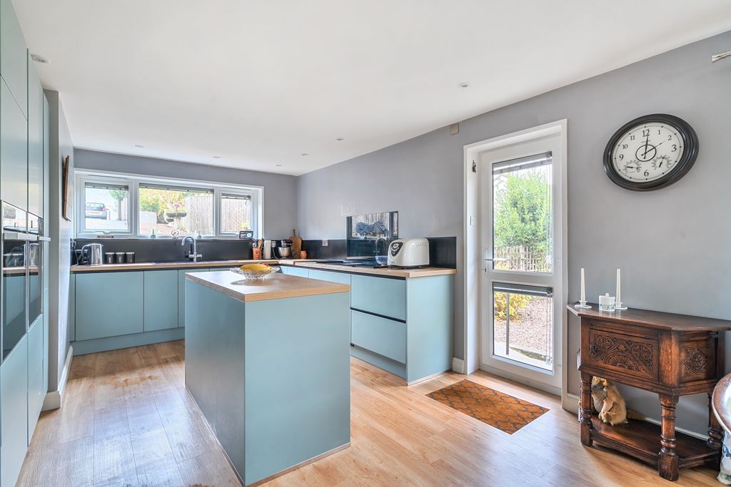 Property photo 2 of 21 1380218-19-6914A9A0E75d9