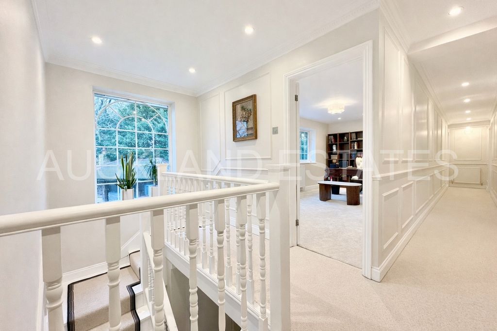Additional image 18 of 5 bed detached house for saleFoxes Lane, Brookmans Park AL9