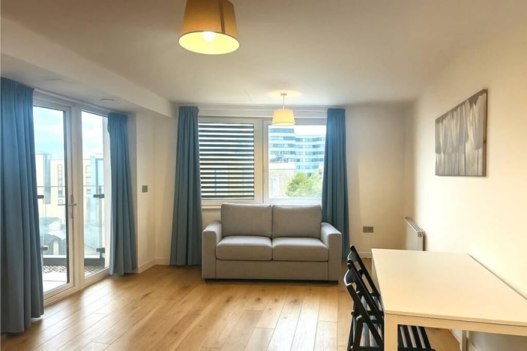 Property photo 2 of 10