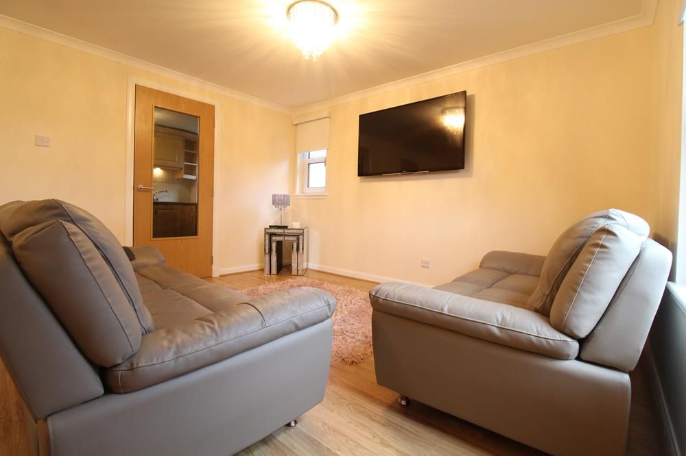 Property photo 2 of 11 Lounge