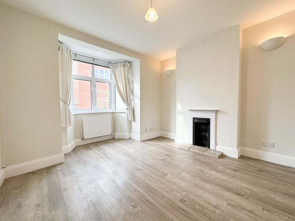 Property photo 2 of 11 Sitting Room