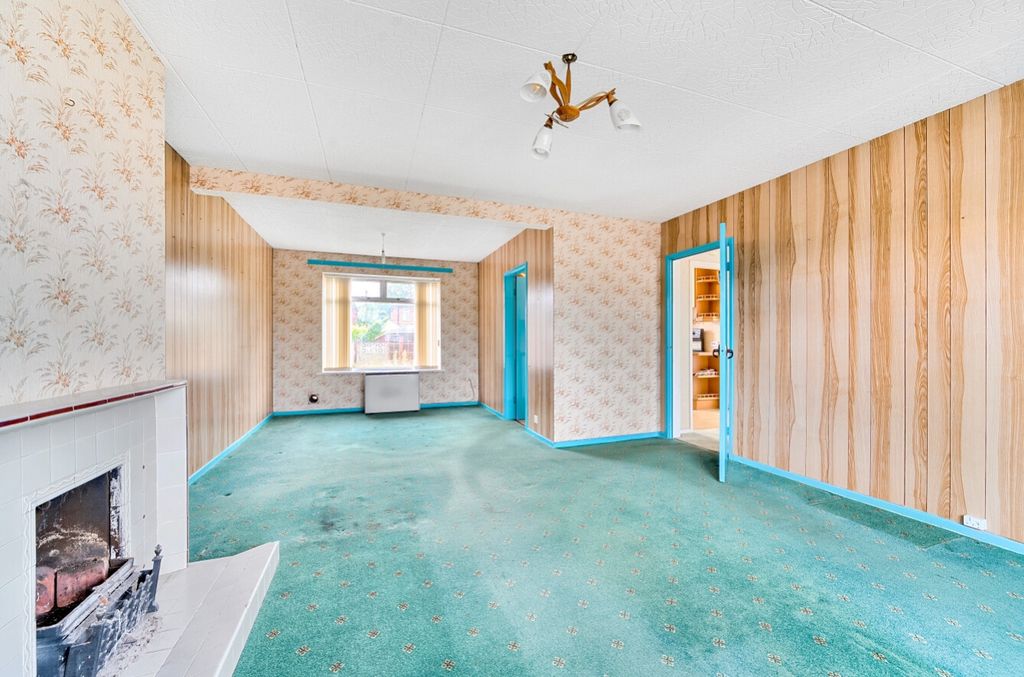 Property photo 3 of 21 1327990-15-687Ff14E2564E