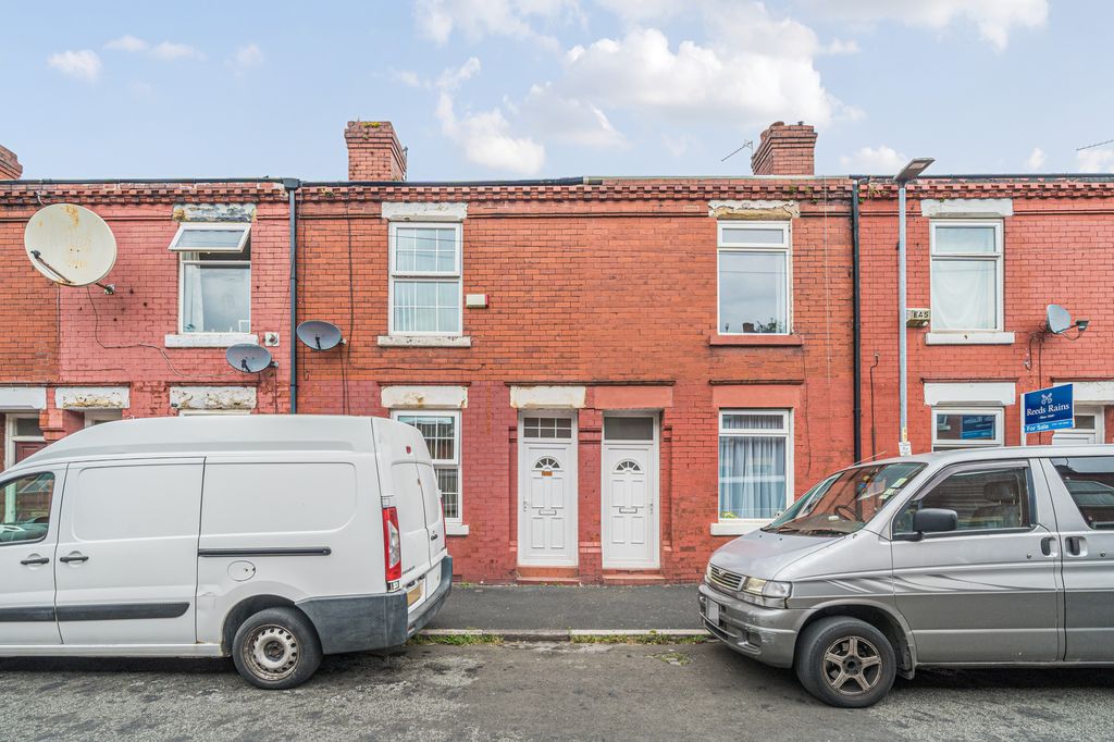 Property photo 1 of 12