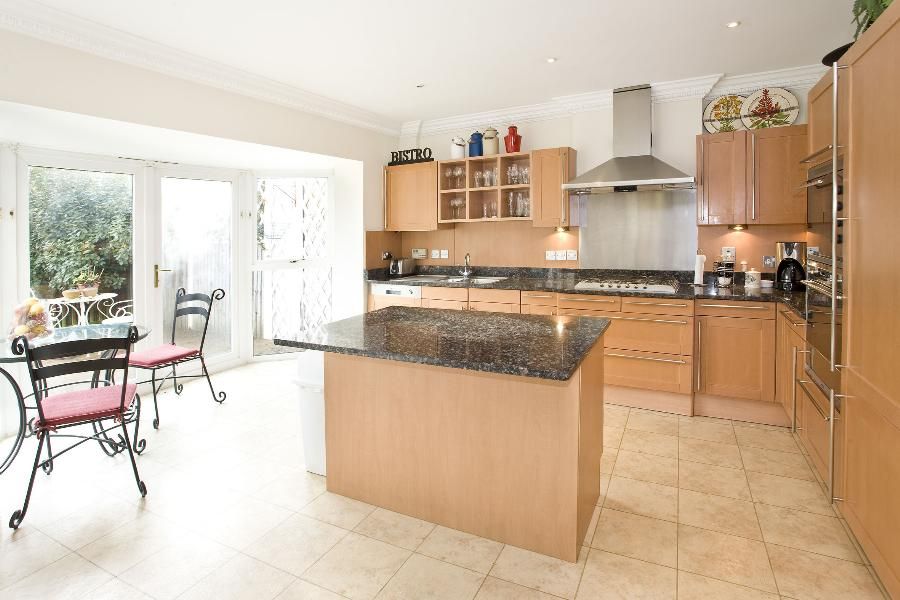 Property photo 2 of 7