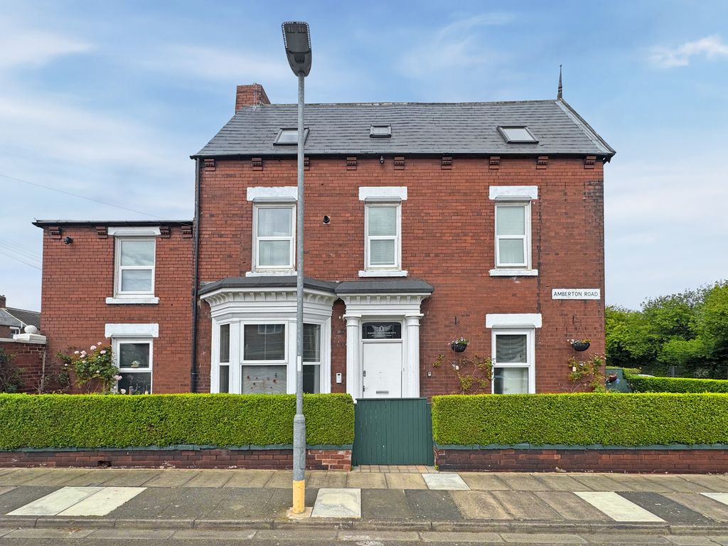 Property photo 2 of 42