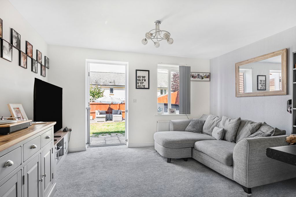 Property photo 3 of 13