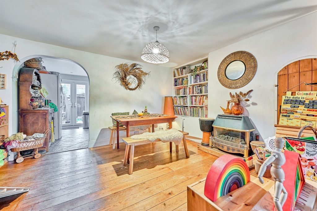 Property photo 3 of 16