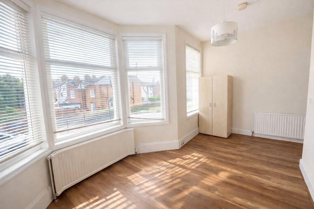 Property photo 3 of 6 Picture No. 16