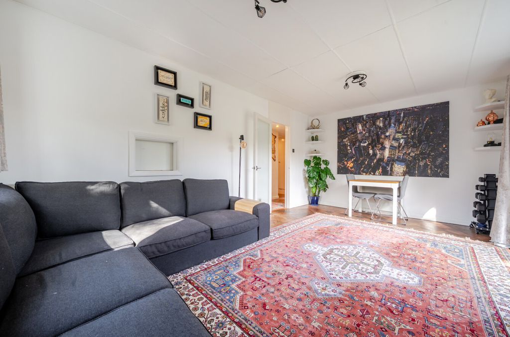 Property photo 2 of 17 A67d4d55-2409-4c3...