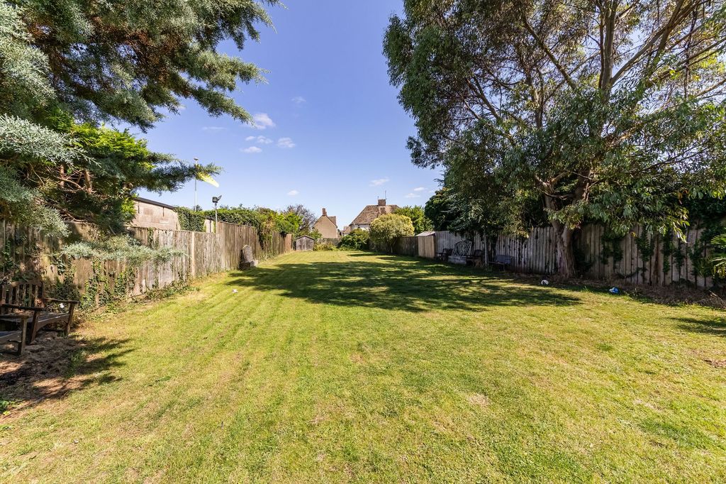 Property photo 2 of 16 Rear Garden