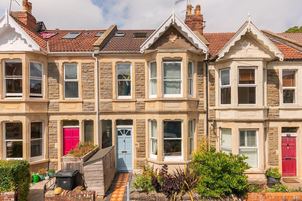 Property photo 2 of 39 1S5R1Ke - External B.Jpg