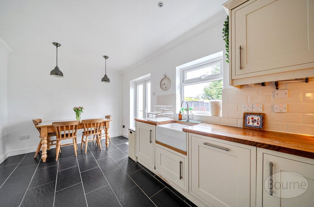 Property photo 3 of 19 Picture No. 06