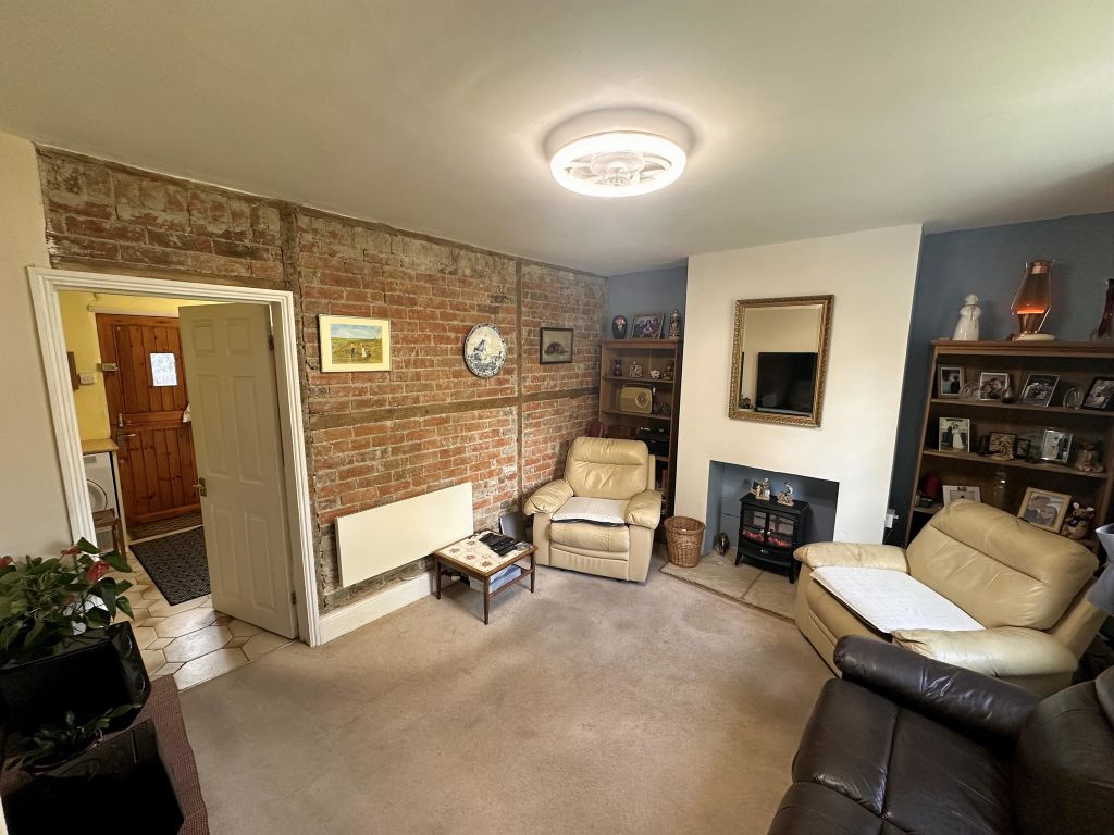 Property photo 3 of 14 Lounge
