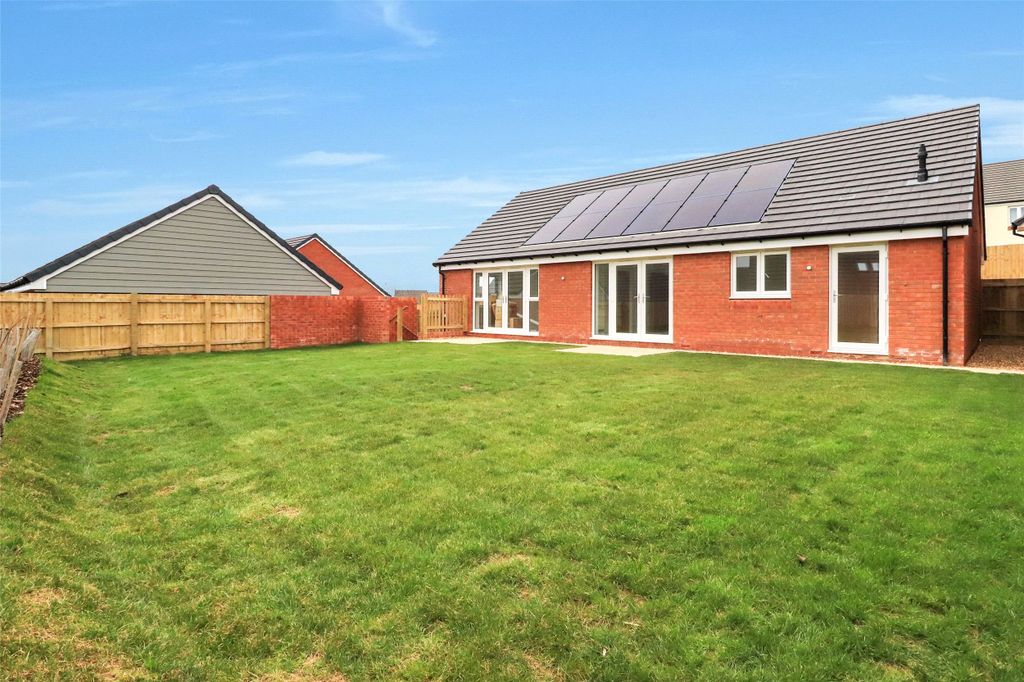 Property photo 2 of 17 Picture No. 31
