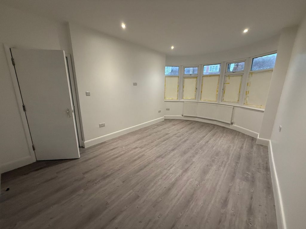 Property photo 2 of 13 Bedroom