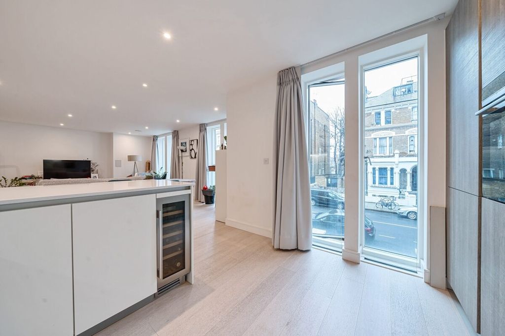 Property photo 3 of 16 Atelier Apartments