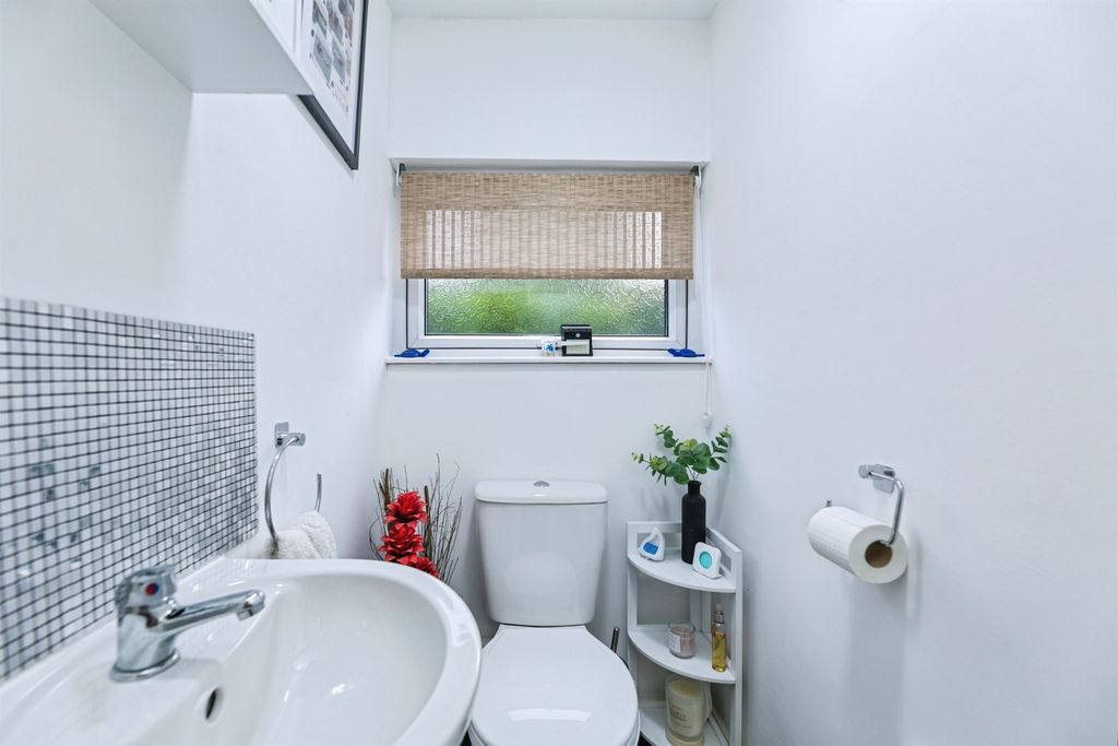 Property photo 1 of 5