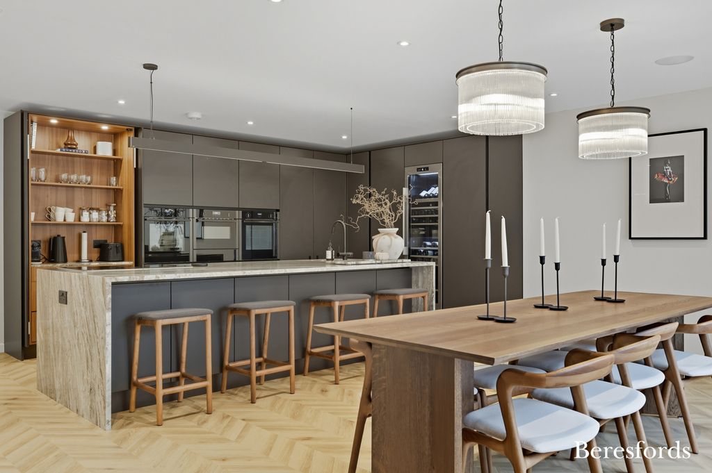 Property photo 2 of 35 Picture No. 31