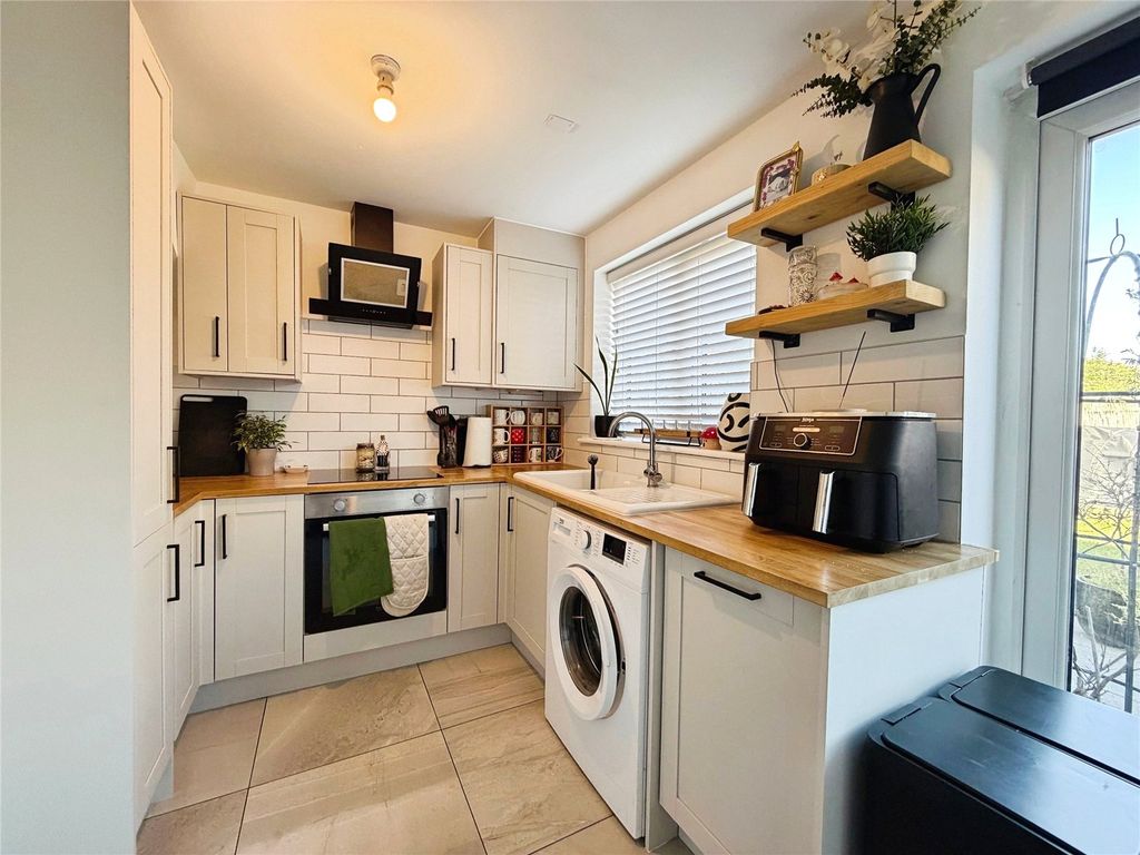 Property photo 3 of 12 Kitchen-Diner