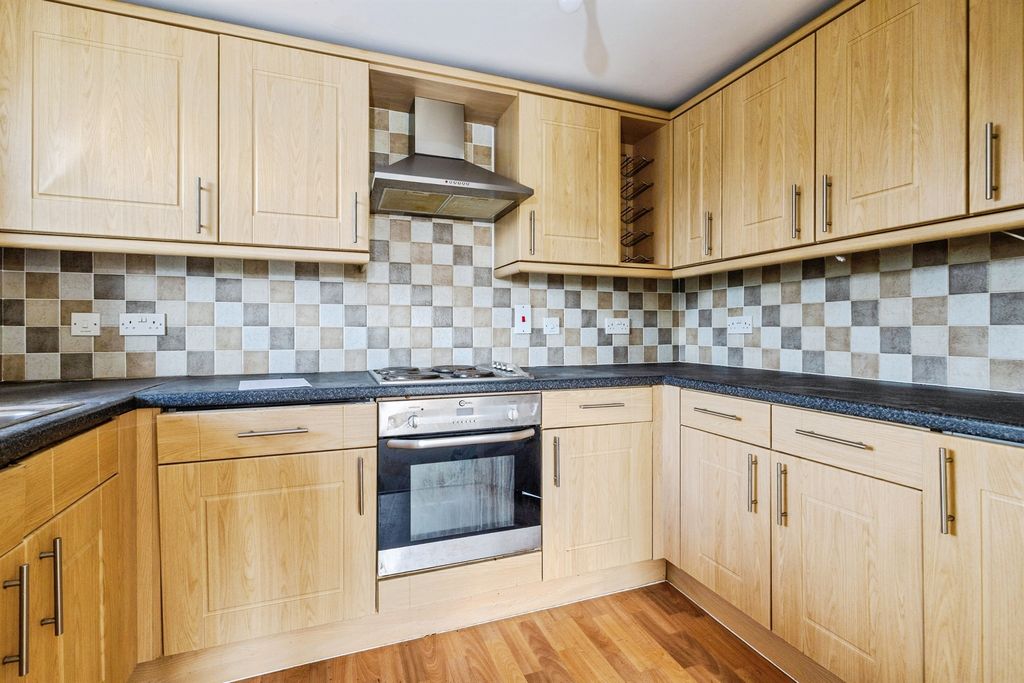 Property photo 2 of 13