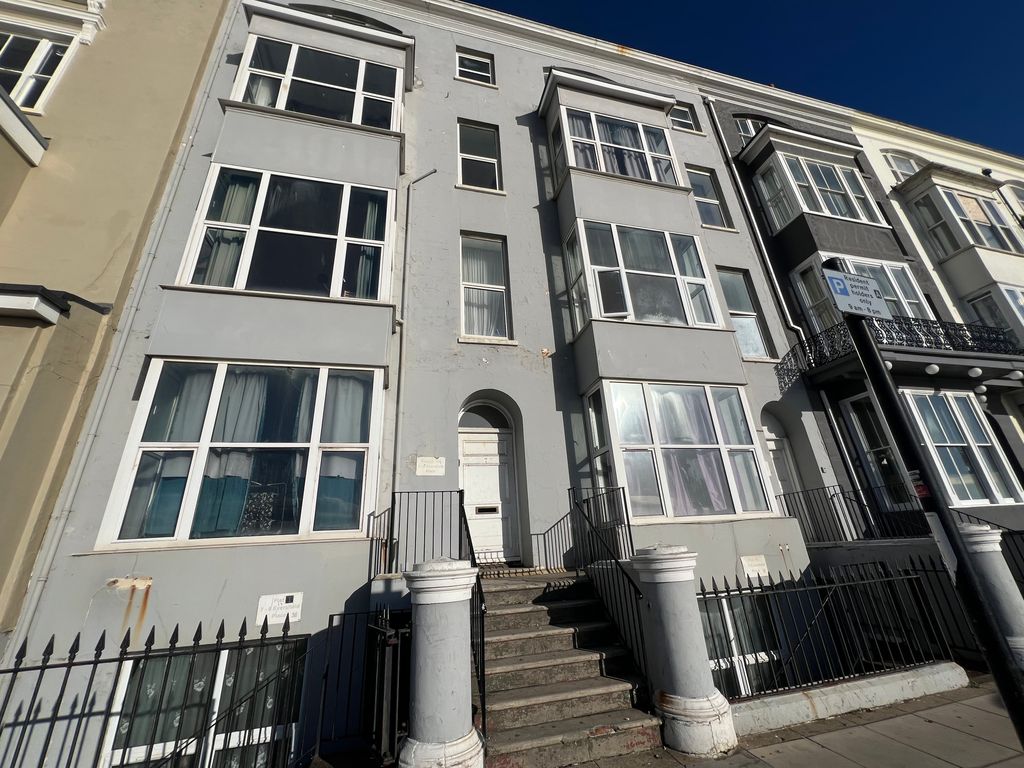 Property photo 1 of 6 Front