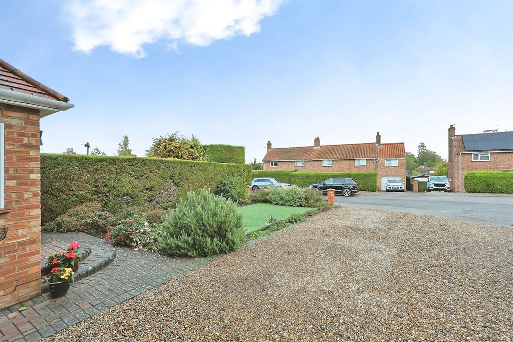 Property photo 2 of 18