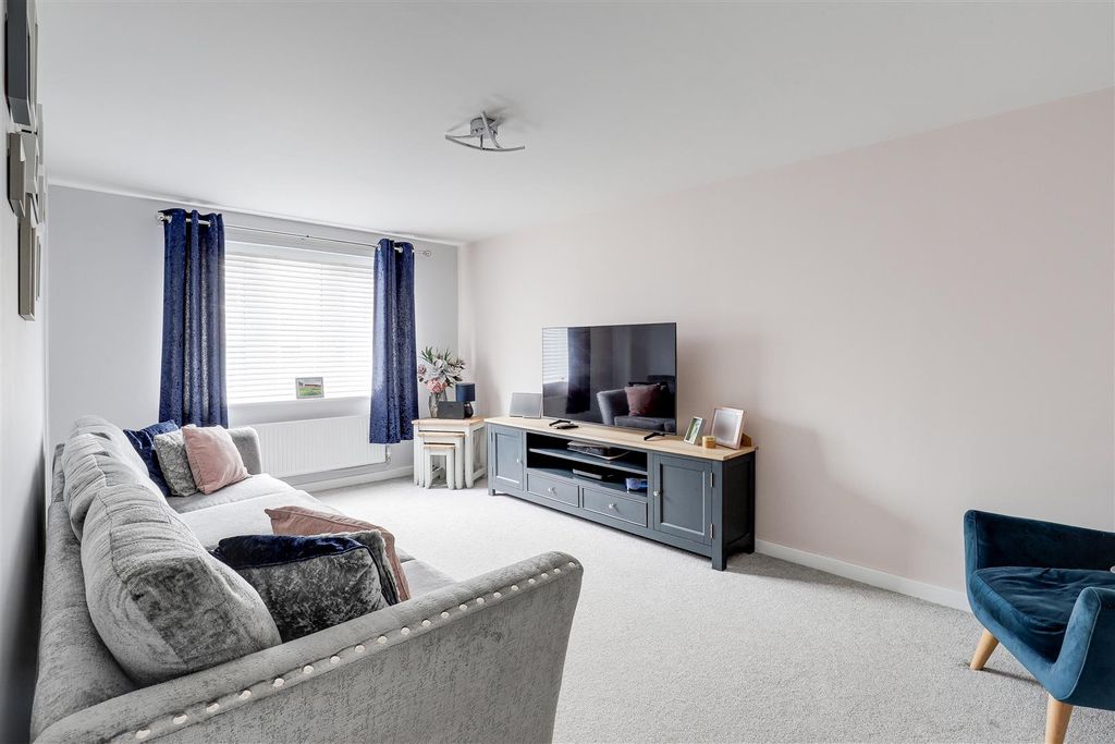 Property photo 3 of 25 5103.Jpg