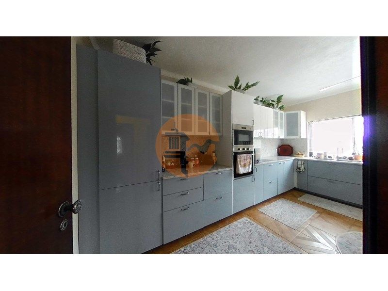 Property photo 2 of 49